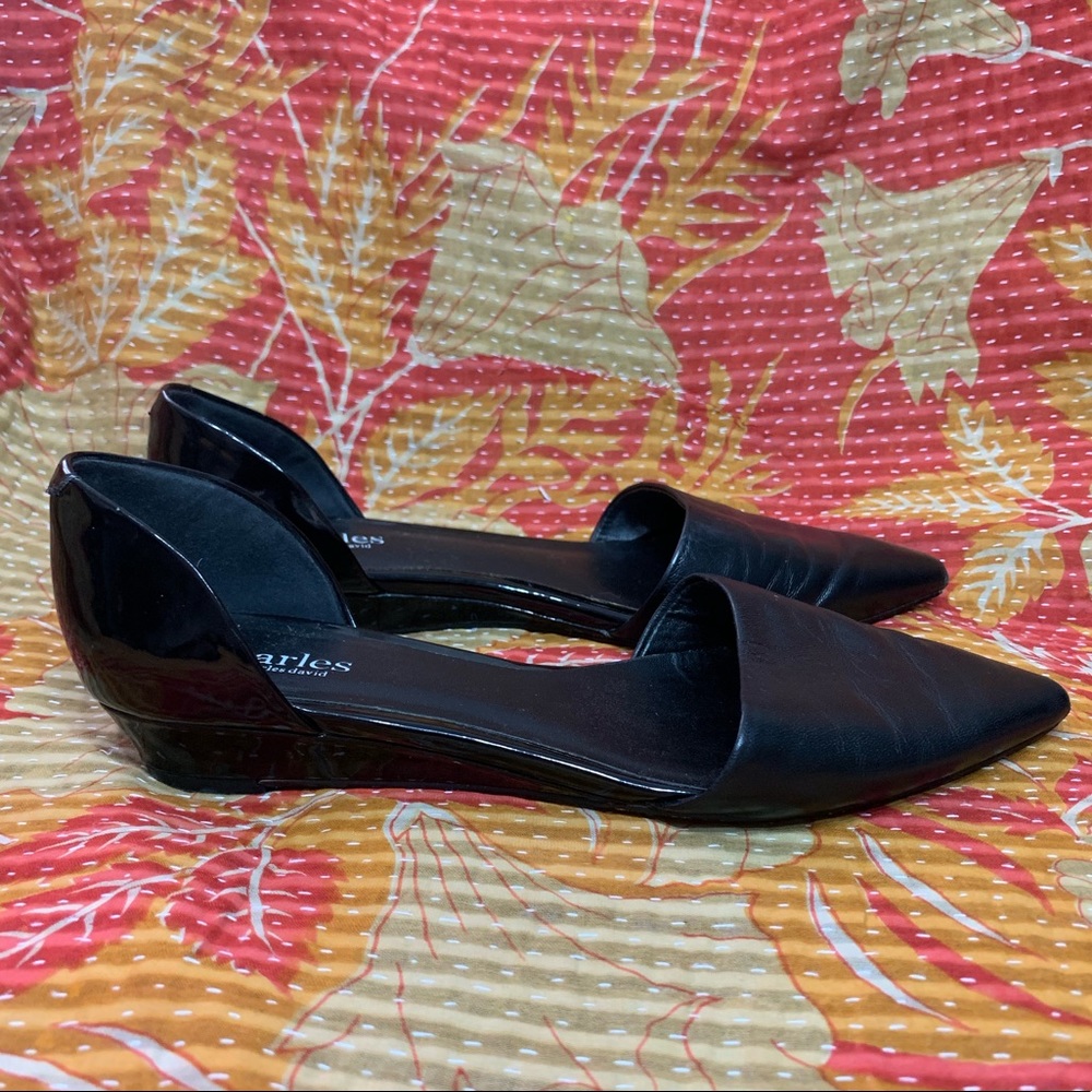 Charles David Black Leather Pointy Toe Cut Flats - Picture 1 of 8